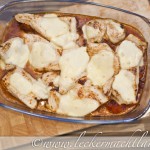 Gratinierte Putensteaks auf Tomatensugo