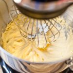 Schoko-Kokos-Kuchen mit karamellisierten Bananen