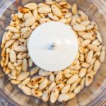 Weißer Schoko-Mandel-Aufstrich mit Kokos