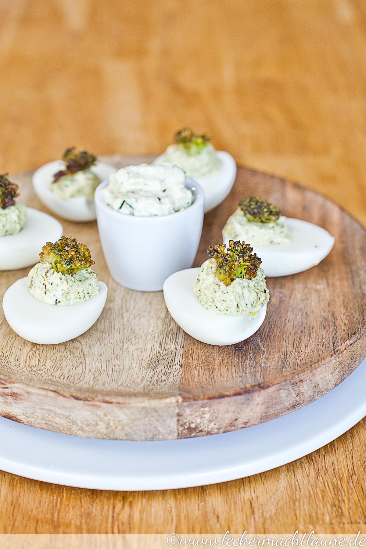 Gefüllte Eier mit Brokkoli-Creme