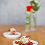 Vanilleeis mit Erdbeer-Basilikum-Swirl {thermomix<sup>®</sup>-tag}