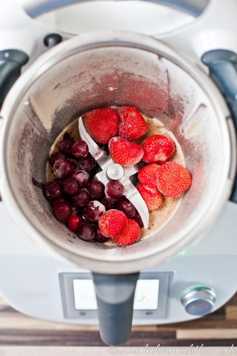 Sauerkirsch-Erdbeer-Shake {eiskalte erfrischung} - lecker macht laune