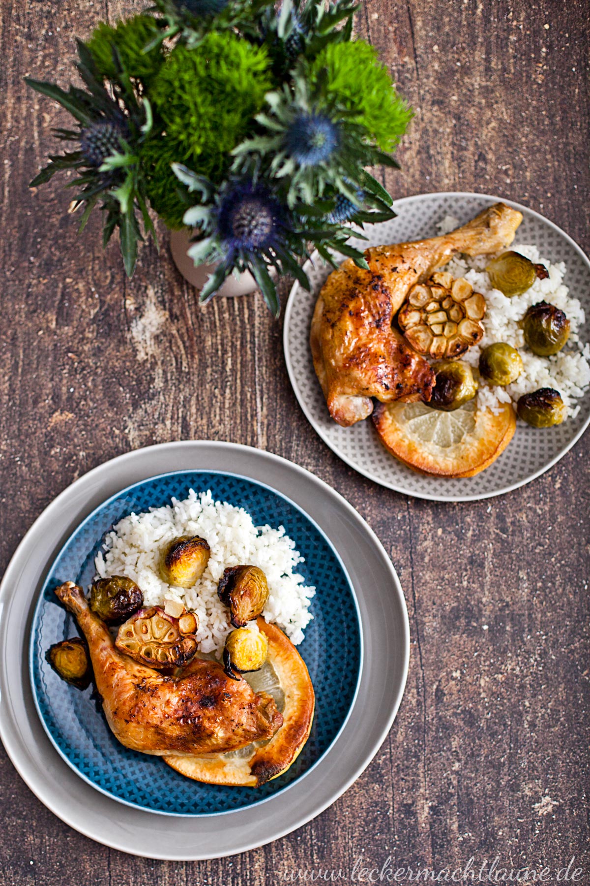 Zitronen-Hähnchenschenkel mit Knoblauch und Rosenkohl