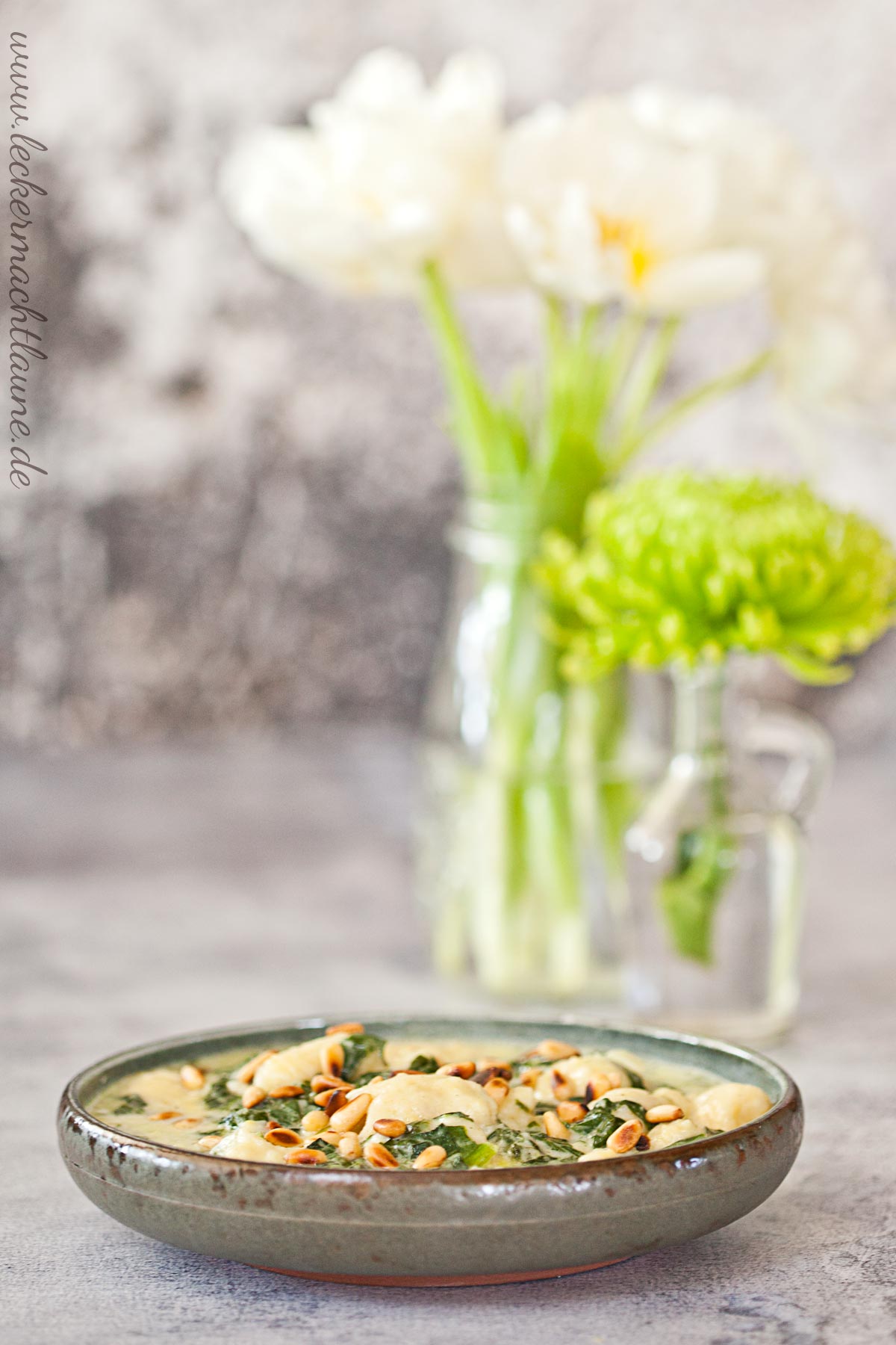 Gnocchi und Spinat in Weißwein-Sahne-Sauce