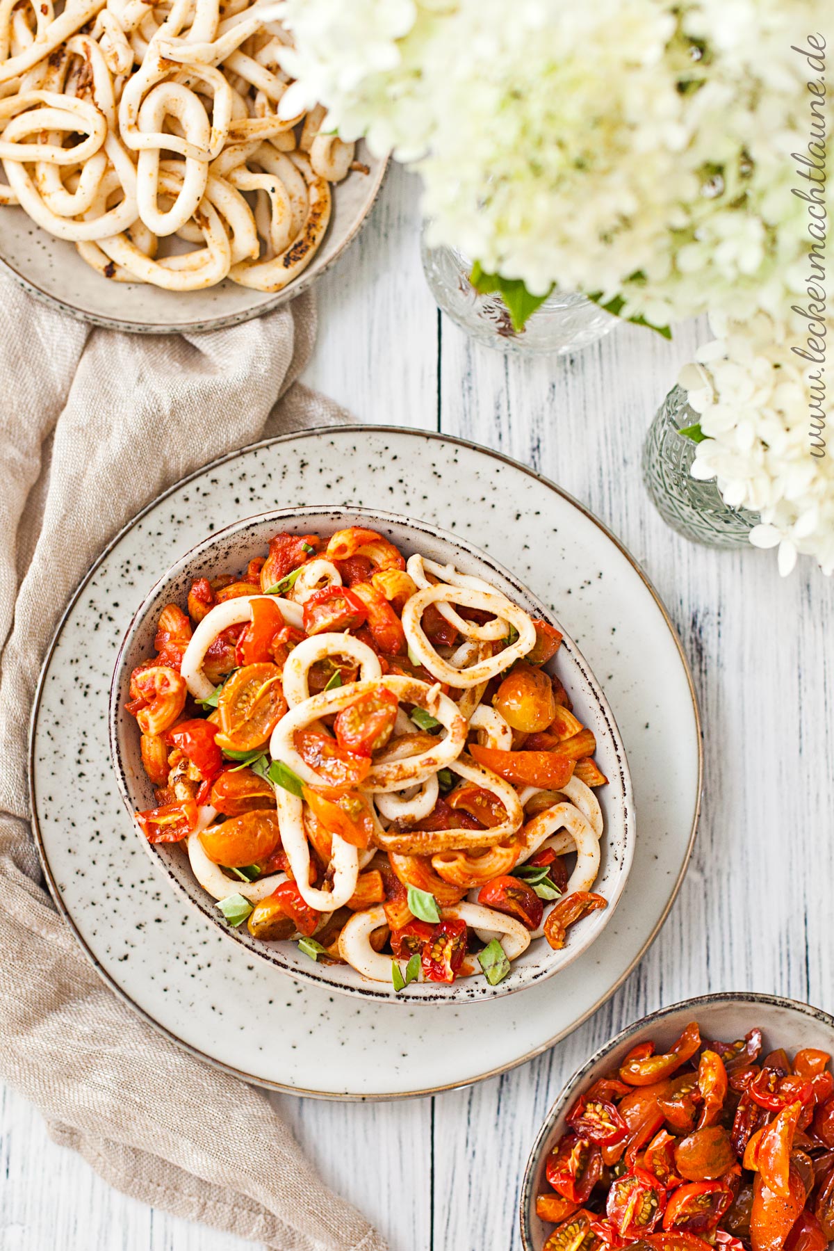 Pasta mit Calamari und Ofentomaten