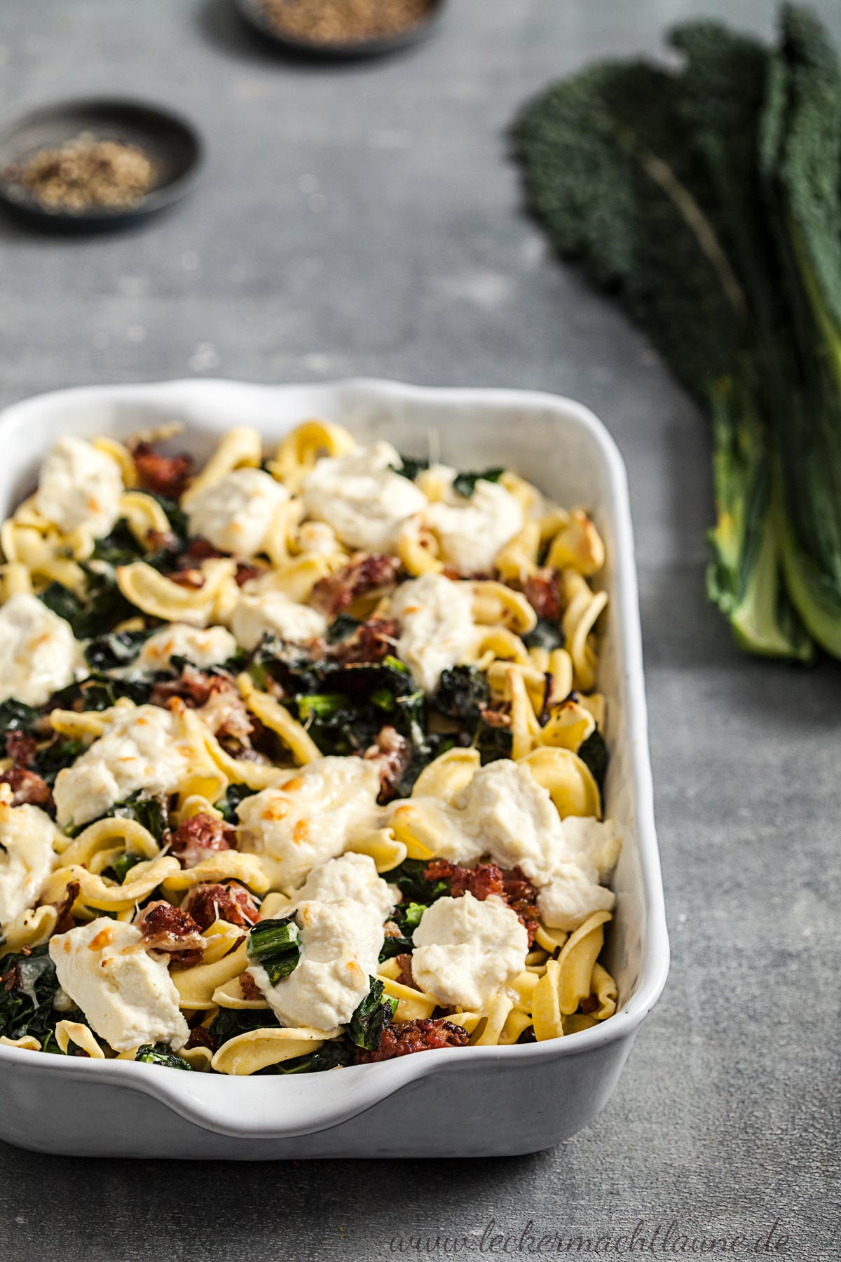 Überbackene Pasta mit Salsiccia und Schwarzkohl