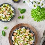 Gurken-Avocado-Salat mit Garnelen