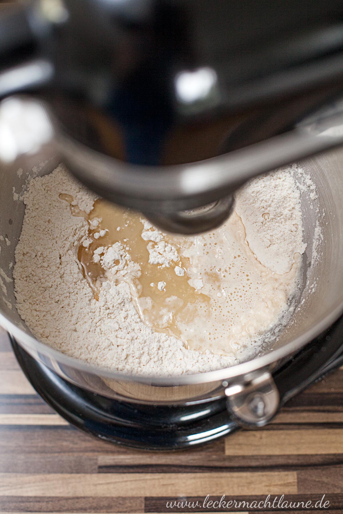 Dinkel-Tortillas mit Salsiccia