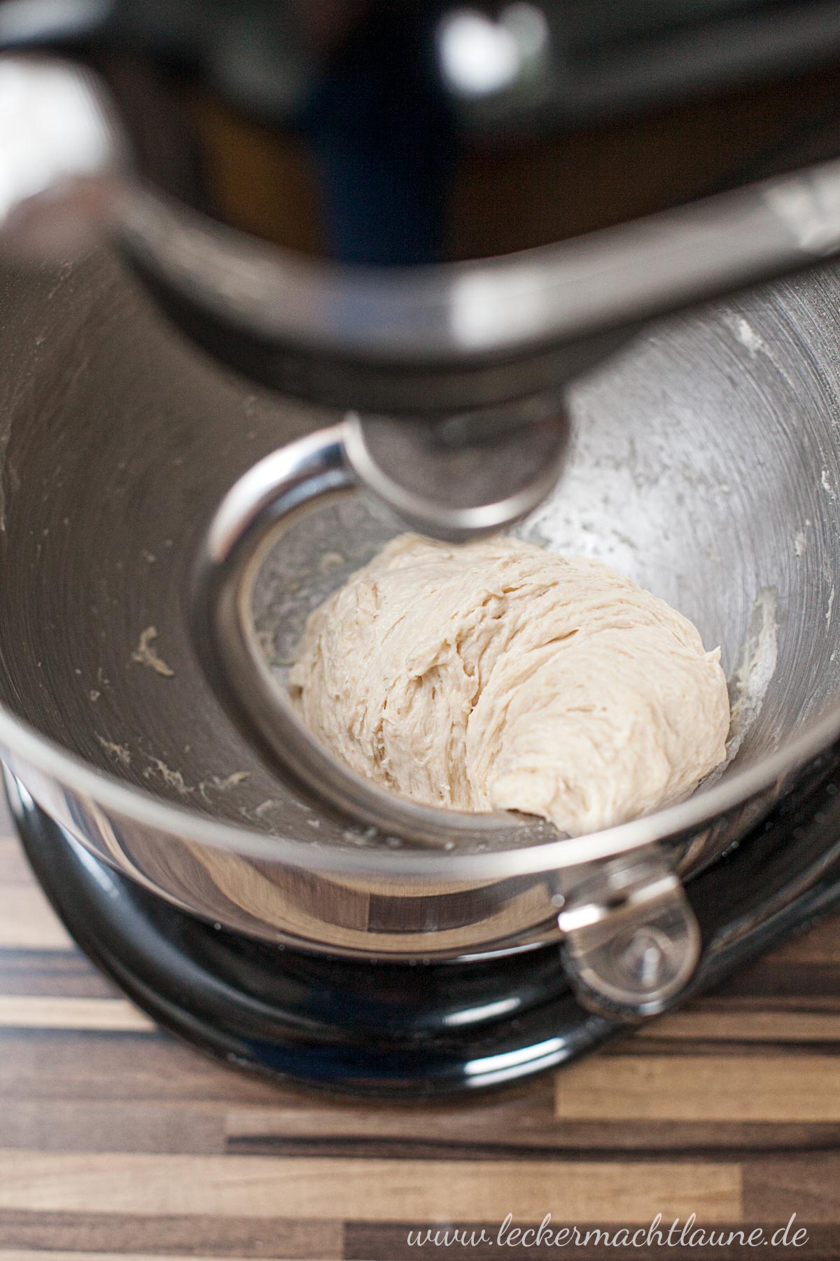 Dinkel-Tortillas mit Salsiccia