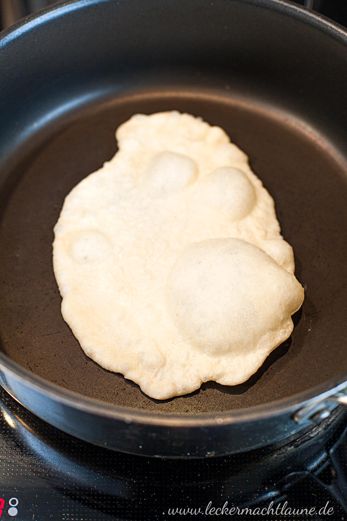 Dinkel-Tortillas mit Salsiccia