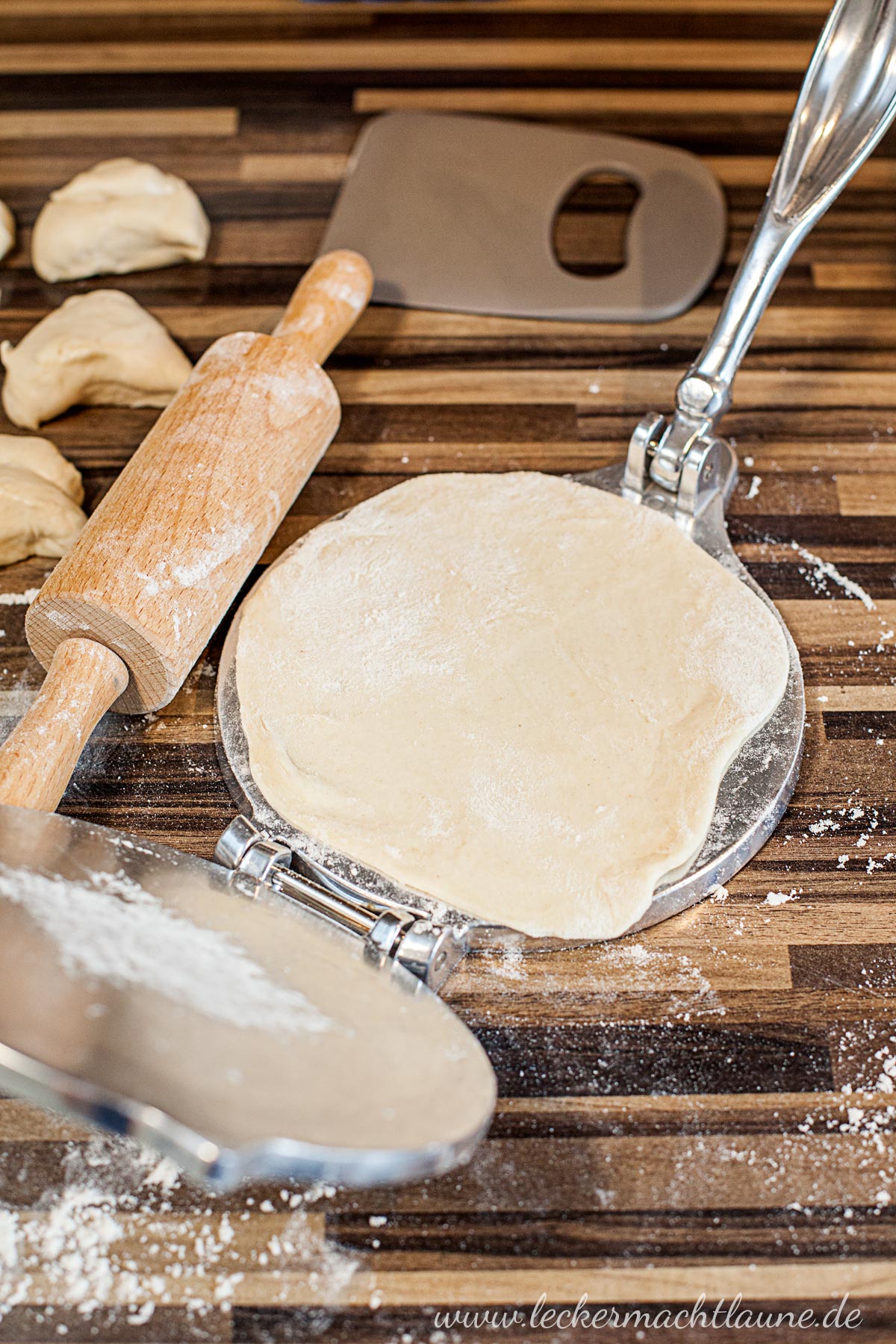 Dinkel-Tortillas mit Salsiccia