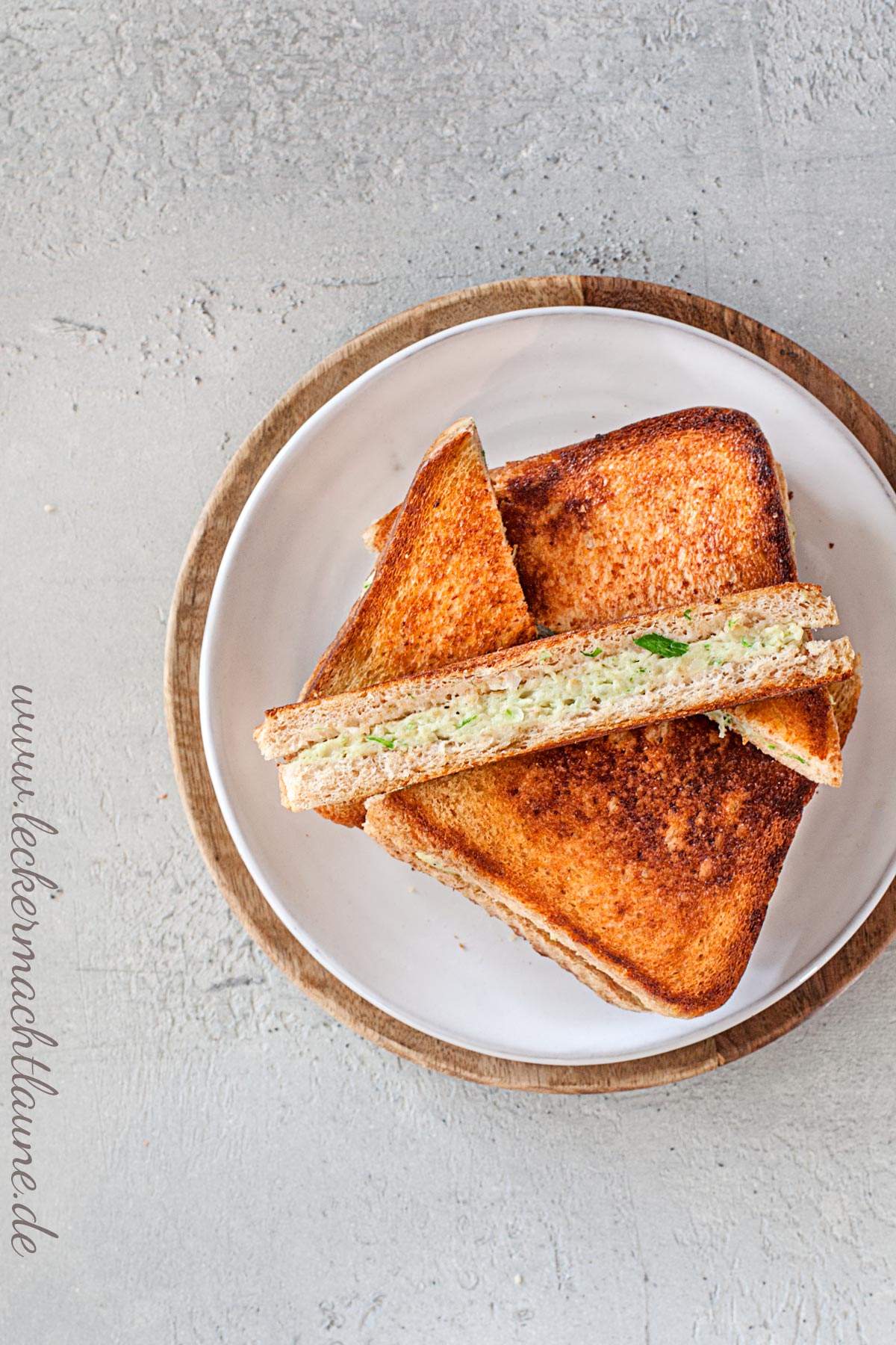 Gebratene Sandwiches mit Garnelenfarce