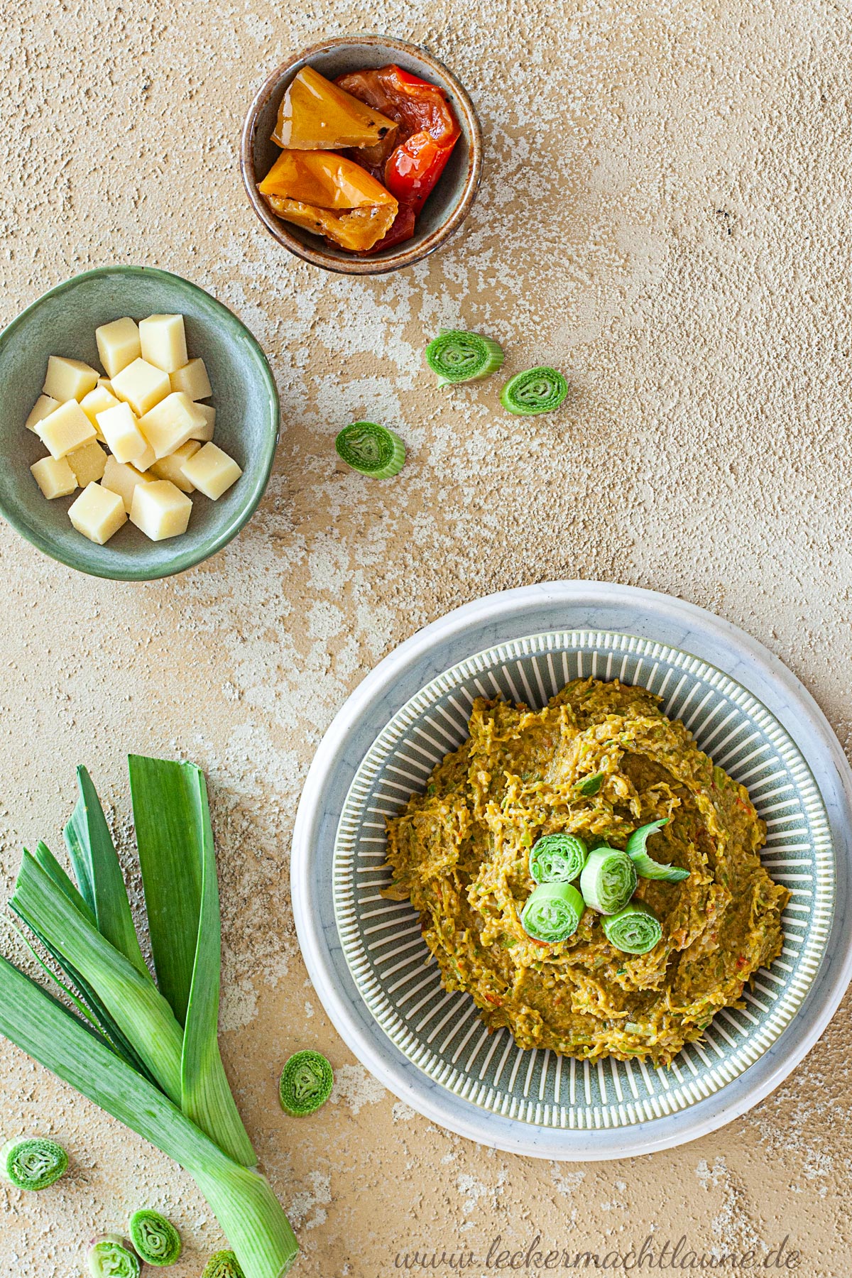 Knoblauchgrün-Paprika-Pesto