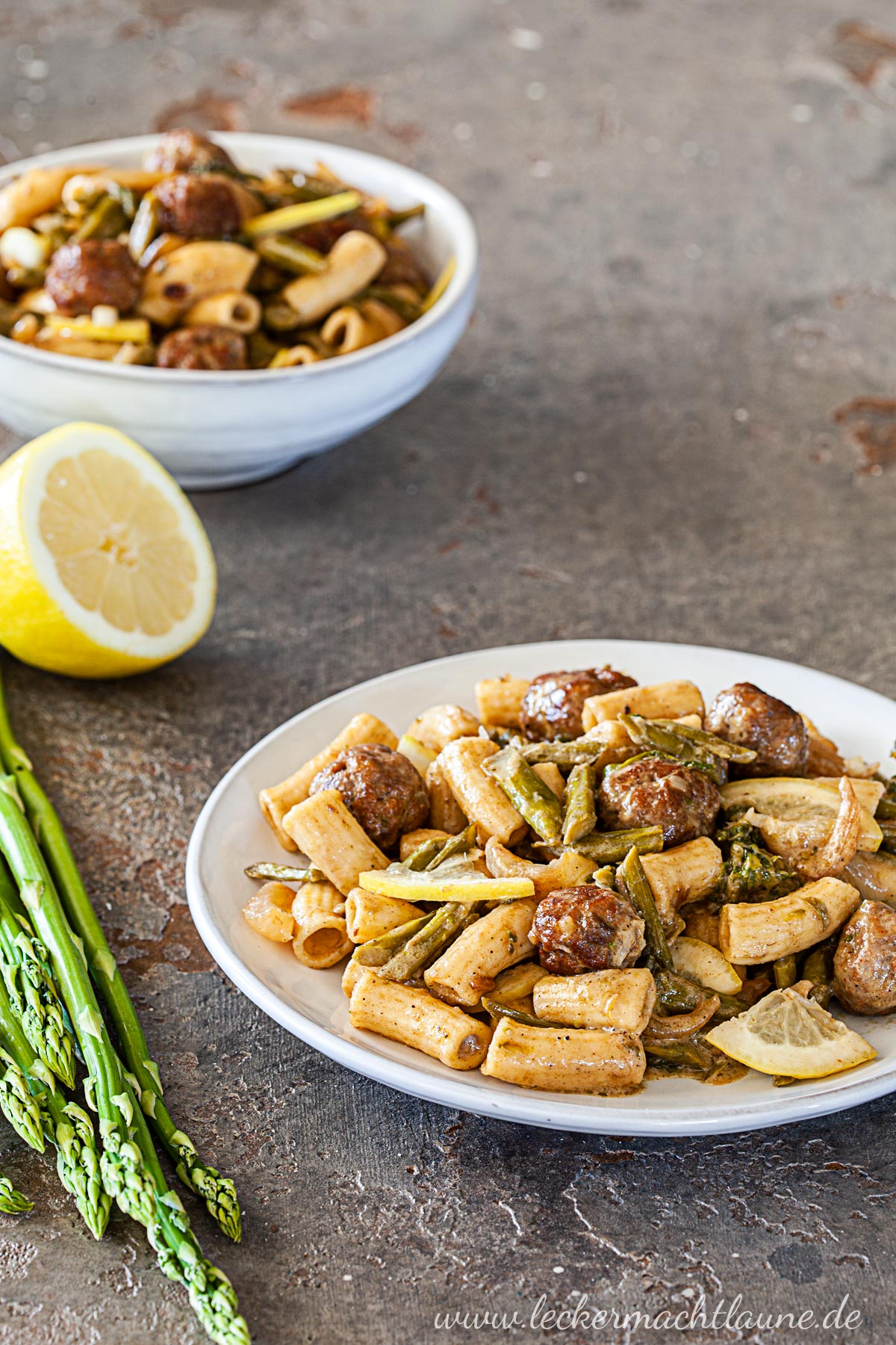 Pasta mit Spargel und Putenbällchen