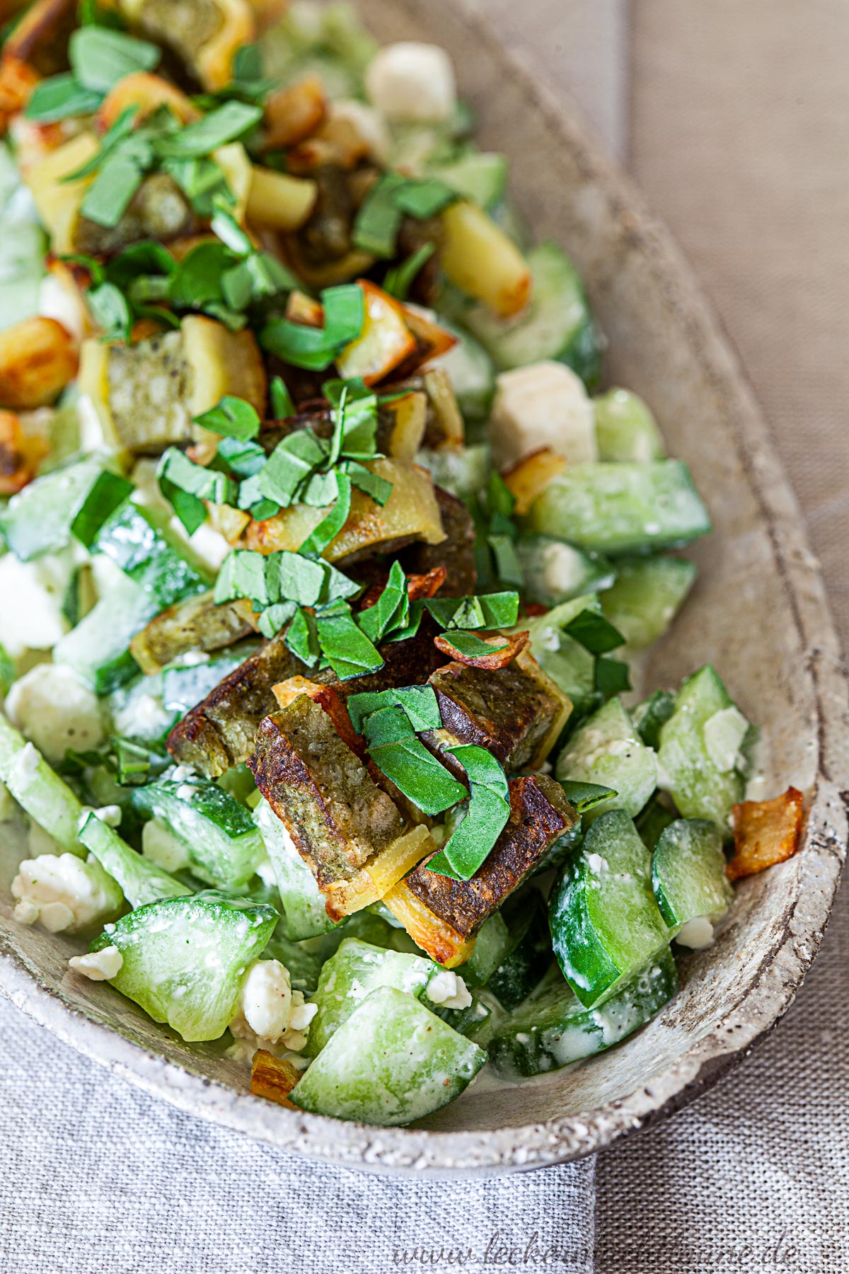 Gurkensalat mit Hirtenkäse und Maultaschen