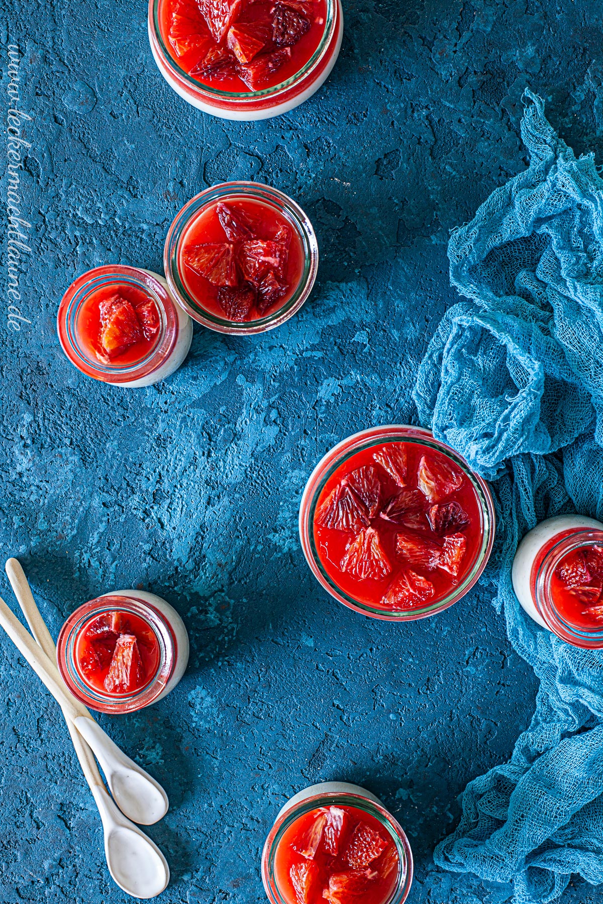 Buttermilch-Panna-Cotta mit Blutorangen