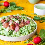 Pasta mit Rucola, Radieschen & Salsiccia