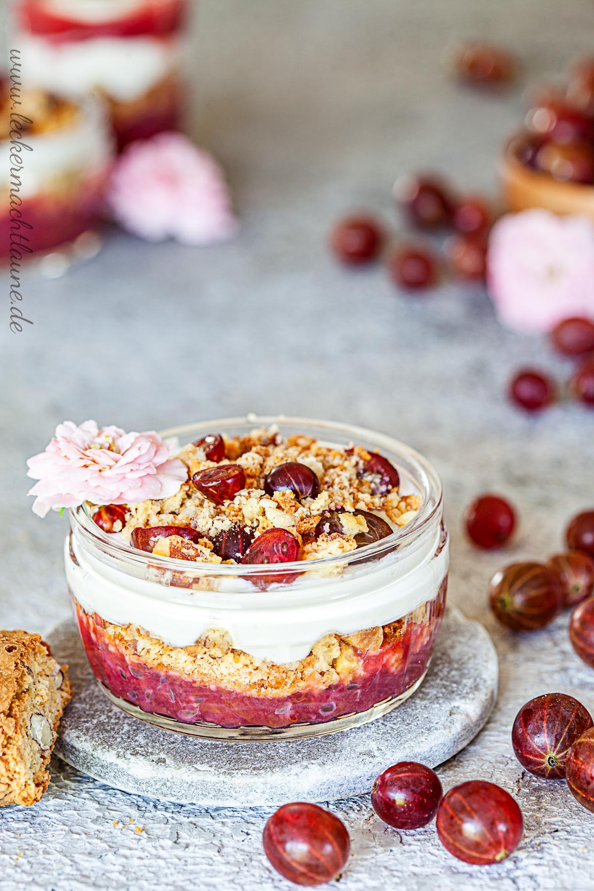 Stachelbeer-Schicht-Dessert