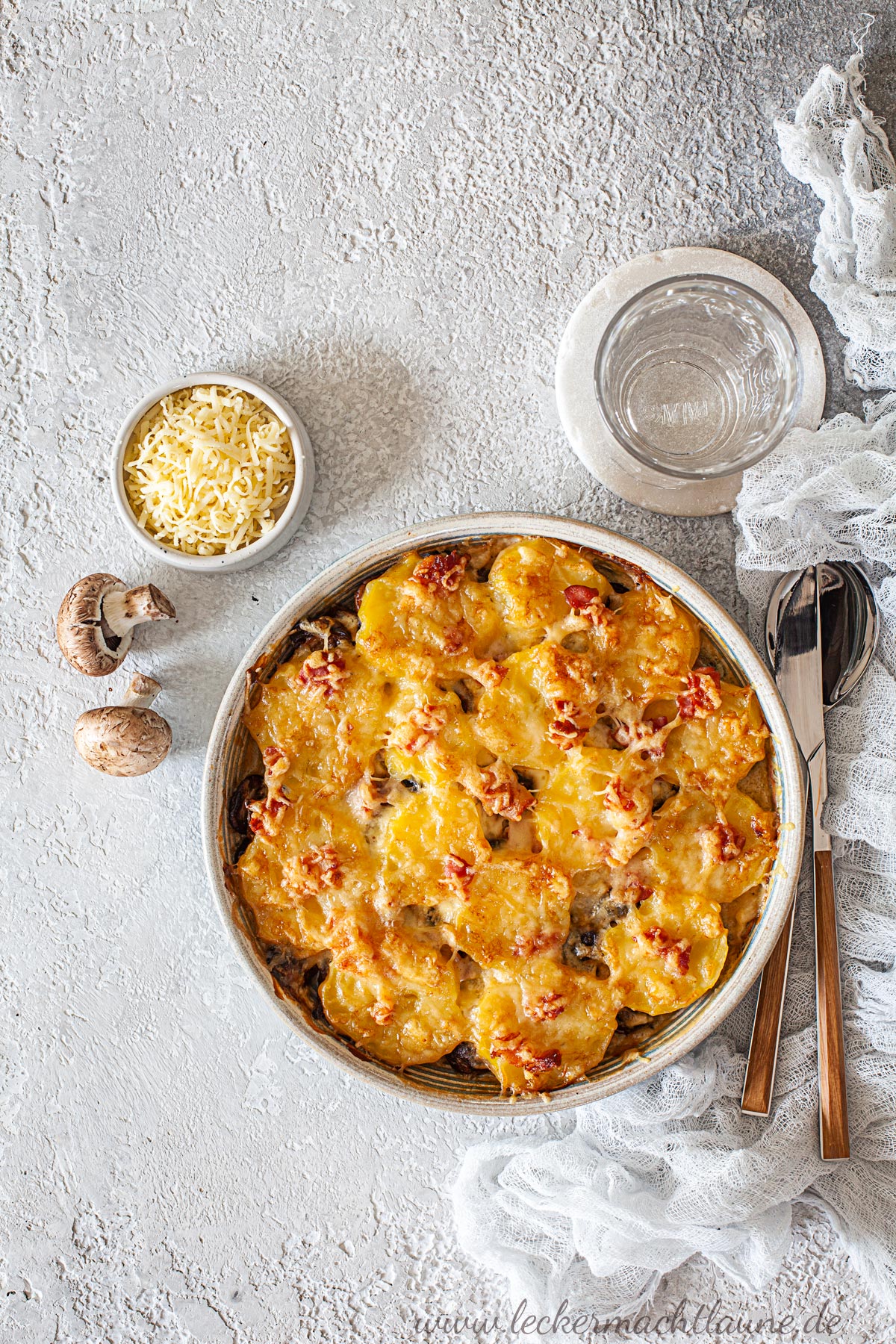 Kartoffel-Pilz-Gratin {frisch aus dem ofen}