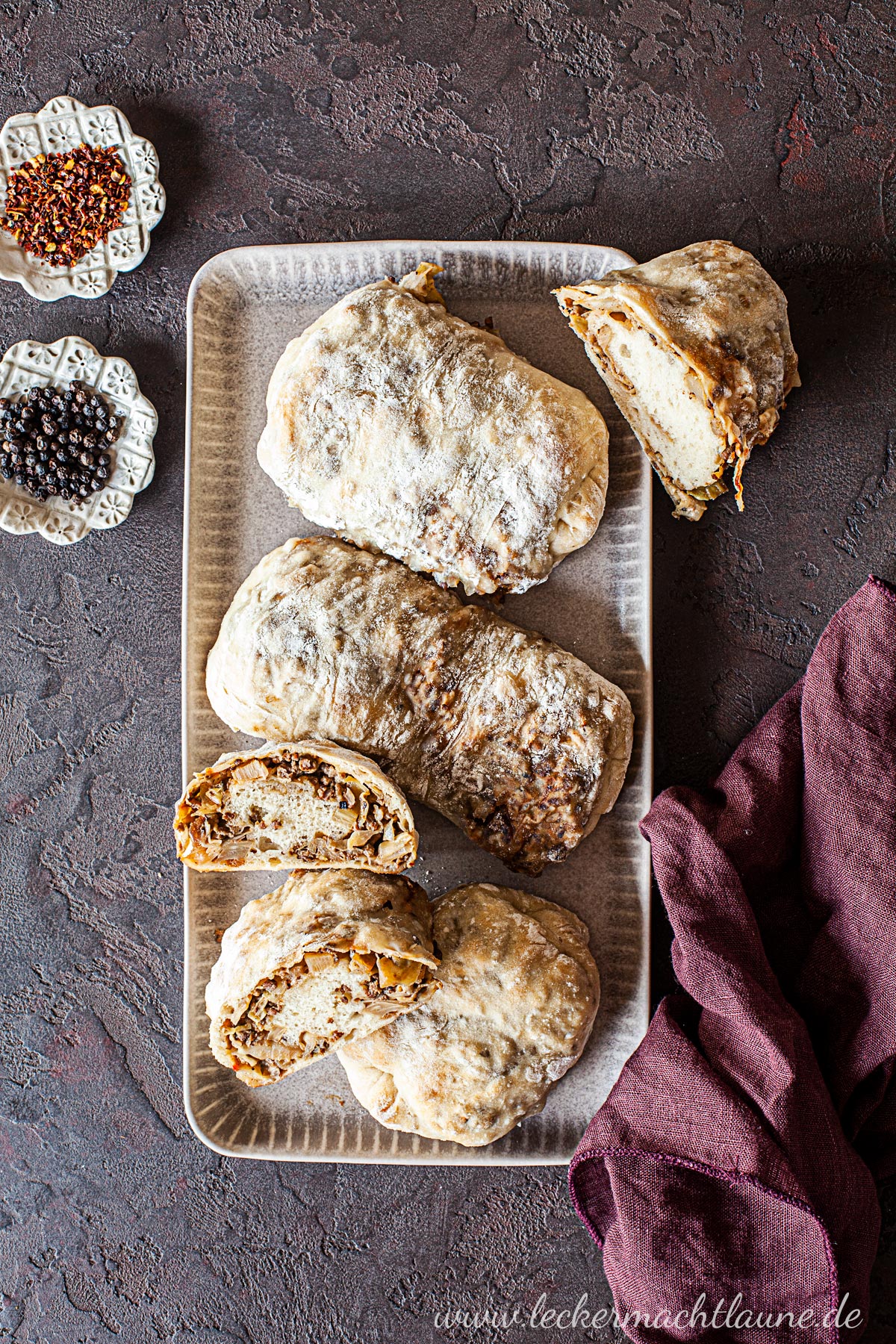 Kohl-Hackfleisch-Brötchen