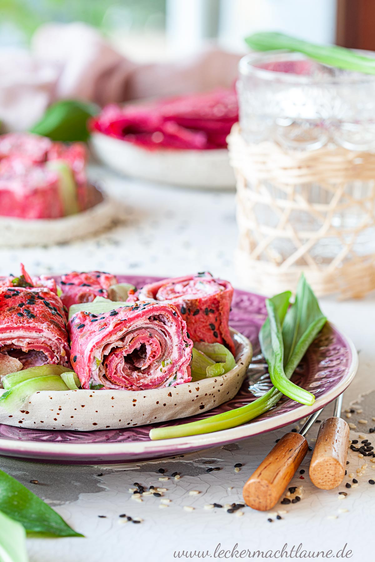 Pinke deftig gefüllte Pfannkuchen