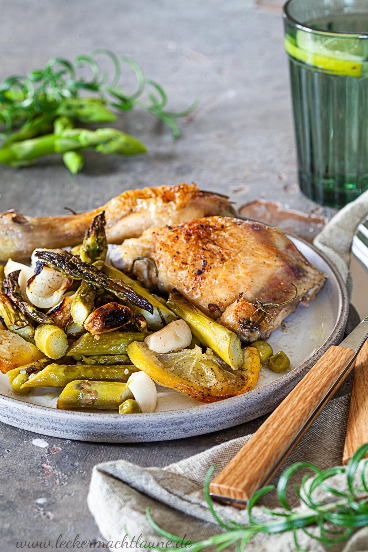 Zitronen-Hähnchen mit Spargel 